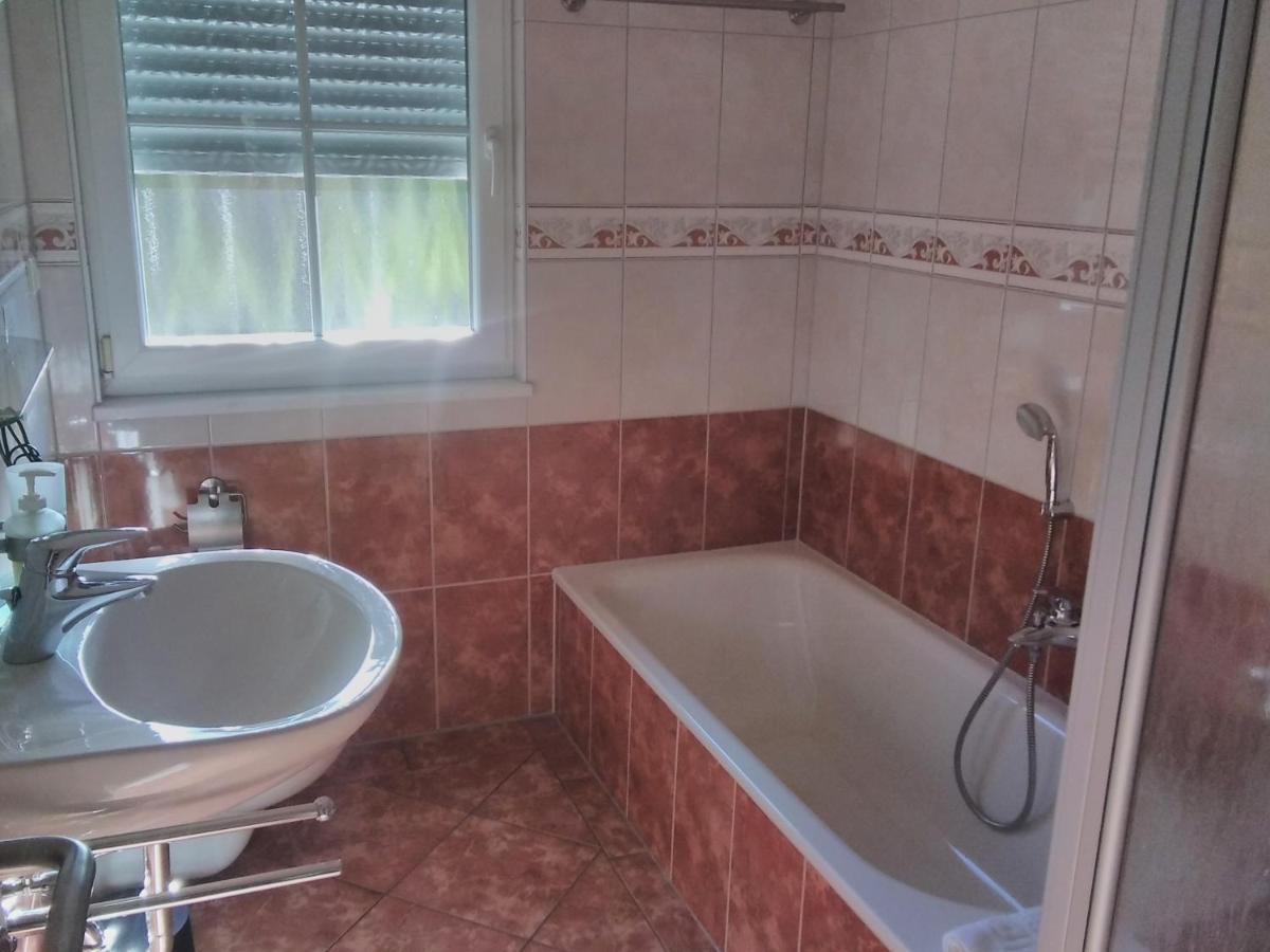 Gaestehaus Helbighof Neustadt an der Weinstrasse Bagian luar foto