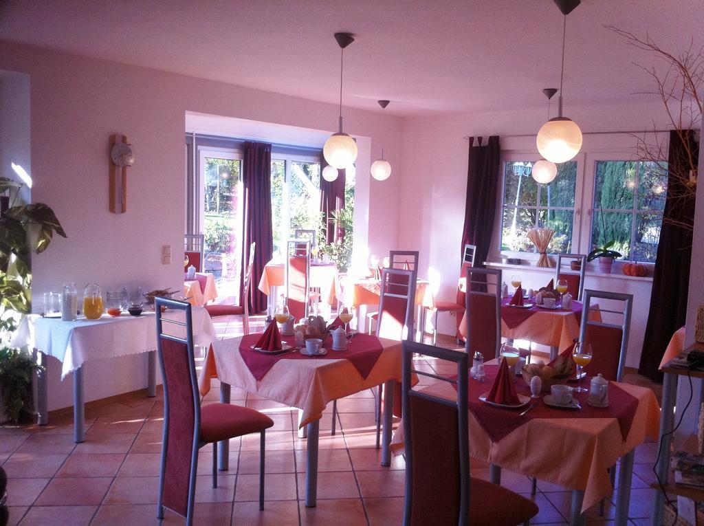 Gaestehaus Helbighof Neustadt an der Weinstrasse Bagian luar foto